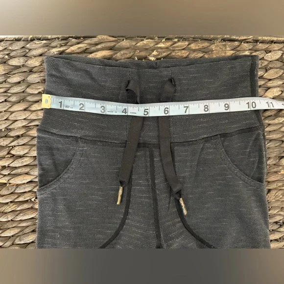 Stylish Black Leggings - Picture 2 of 3